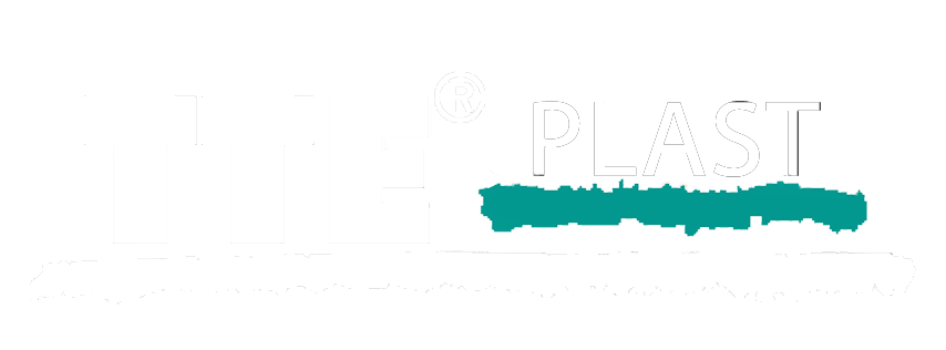 Logo for plastfirma med grøn tekst og design